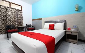 RedDoorz Plus Syariah near Lempuyangan Station 3
